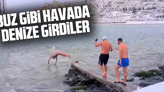 Buz gibi havada denize girdiler