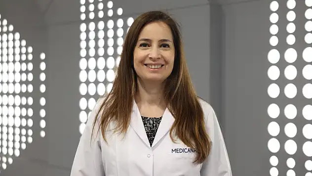 'Göz kapağı düşüklüğü cerrahi işlemle tedavi edilebilir'