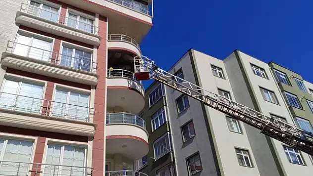 Balkonda yangın paniği