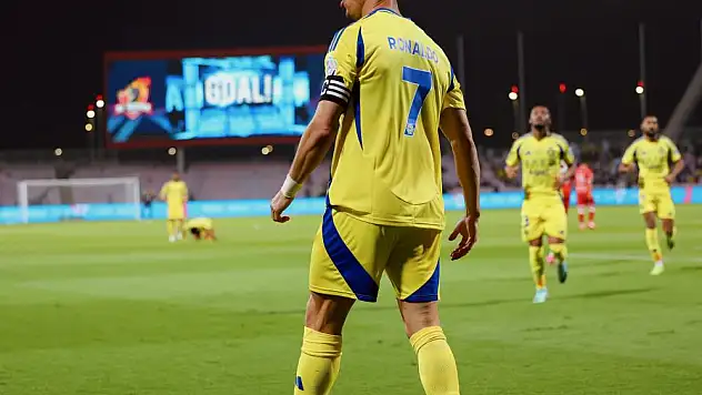 Cristiano Ronaldo, kariyerinin 925. golünü attı