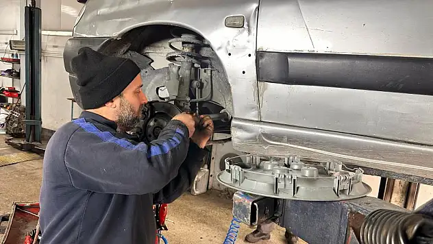 Kaportacılarda 'kar mesaisi' sürüyor