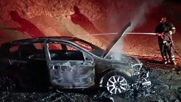 Otomobil hurda yığınına döndü