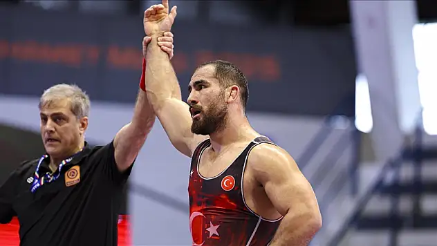 Milli güreşçi Feyzullah Aktürk, bronz madalya kazandı