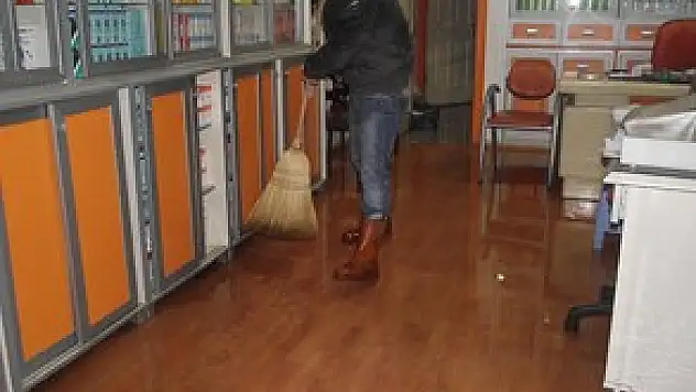 Yağmur az yağdı, yine de su bastı!