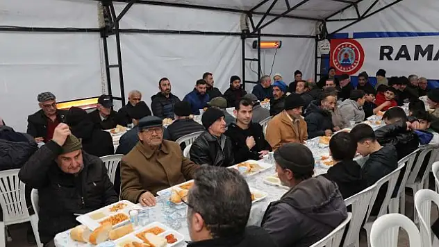 Başkan Kılıç ve Vekil Kırcalı vatandşalarla iftar yaptı