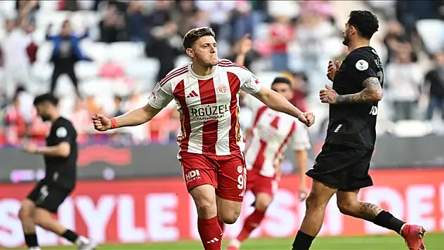 Onvo Antalyaspor sahasında Çaykur Rizespor'u mağlup etti