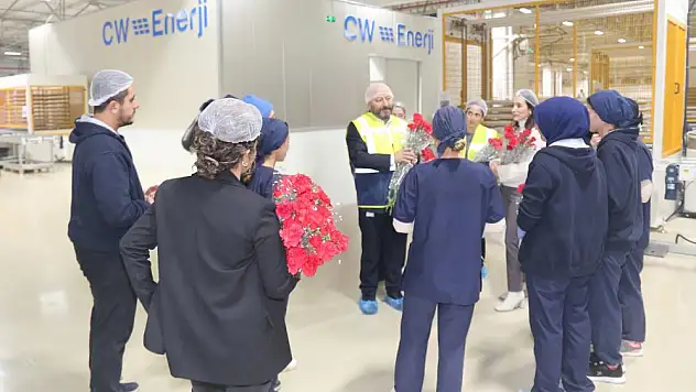 Enerjinin kadın çalışanları geleceği aydınlatıyor