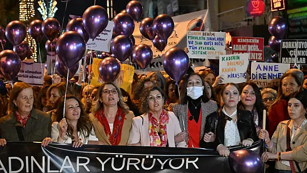 Manisalı kadınlar eşitlik ve özgürlük için yürüdü