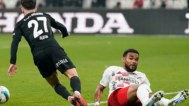 Beşiktaş, evinde yıkıldı!