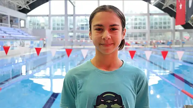 Ela Güzelsoy, milli takım için kulaç atıyor