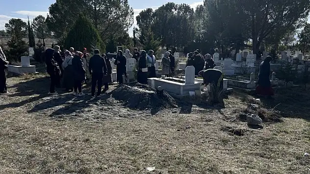 Canice öldürülen yaşlı kadın toprağa verildi