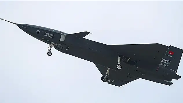 Bayraktar KIZILELMA'nın uçuş testleri başarıyla sürüyor