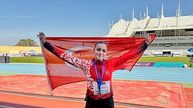 Milli atlet Rabiye Çiçek,bronz madalya kazandı