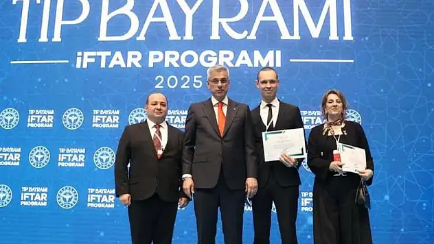 Soma'da yılın sağlık çalışanı Güner Hemşire oldu