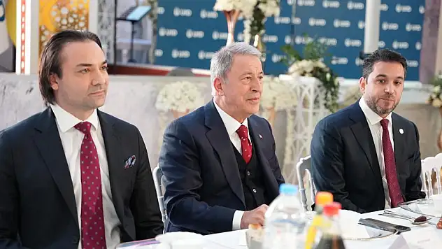 Milli Savunma Komisyonu Başkanı Akar, Köln'de iftar programına katıldı