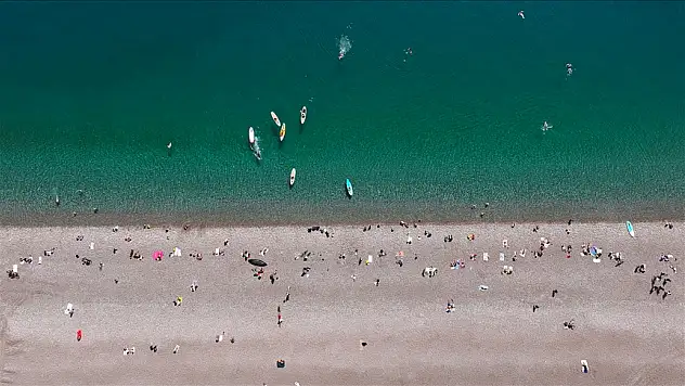 Hava Kuvvetlerinden Kıbrıs Adası'nın güneyinde eğitim uçuşu