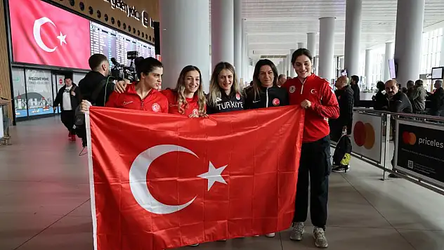 Kadın Boks Milli Takımı, yurda döndü