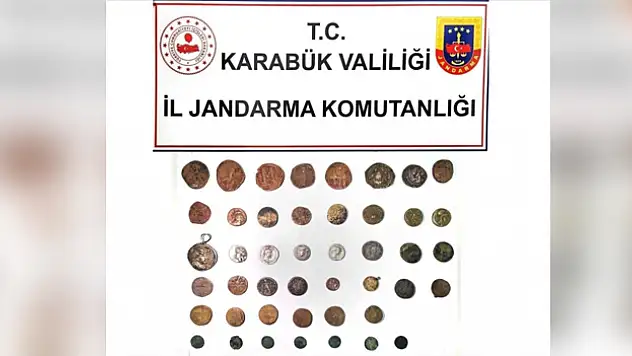 4 kişi 45 sikke ile yakalandı