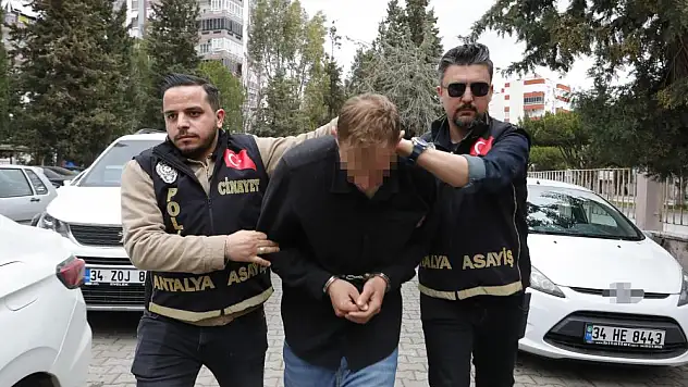 Babasını öldürme suçuyla gözaltına alınan zanlı adliyede