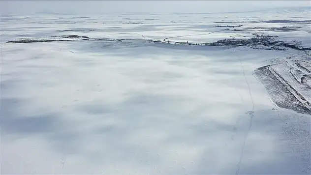 Bayburt Barajı kar yağışıyla beyaza büründü