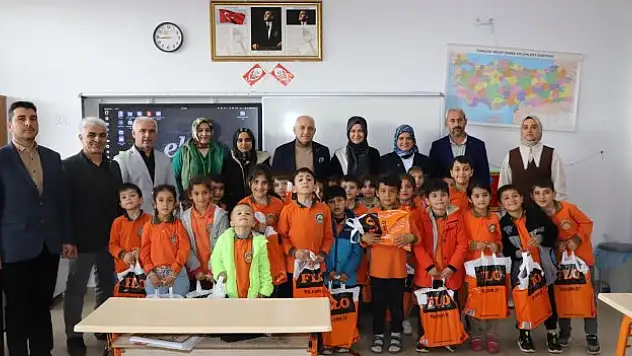 Büyükekşi'den öğrencilere destek