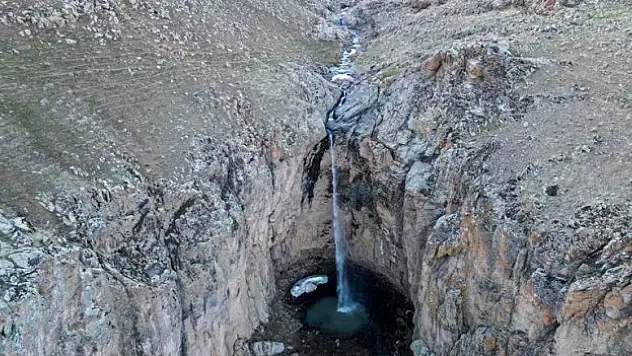 Yaşar Kemal Şelalesi yeniden akmaya başladı