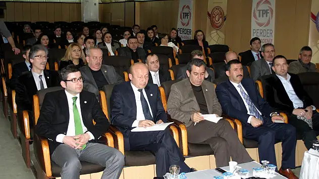 'Gülmesini bilmeyen dükkan açmasın'