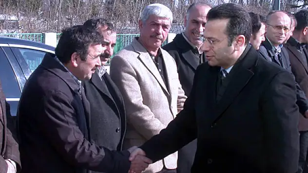 Vali Aksoy, sorunları yerinde dinliyor