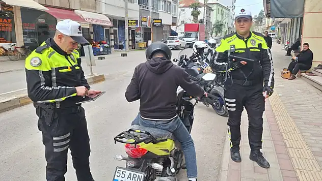 Motosiklet sürücüleri denetlendi