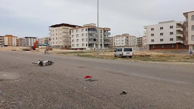 Ticari araçla çarpışan motosikletli hayatını kaybetti