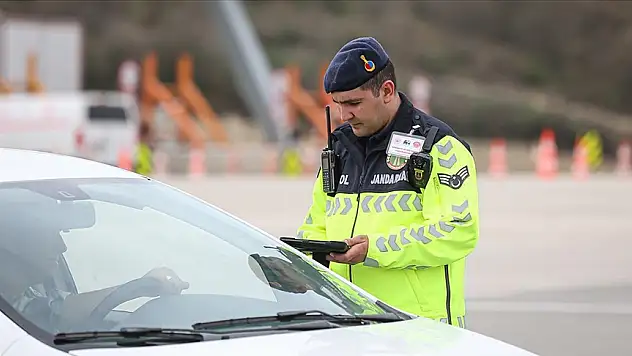 Otoyol jandarması görev başında