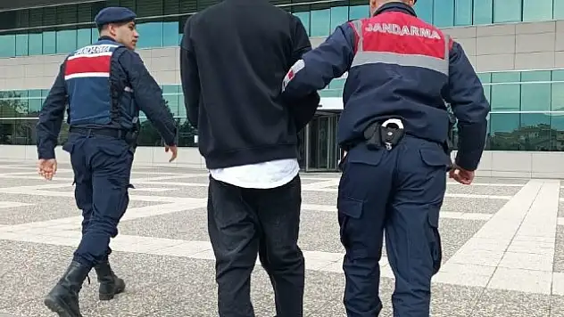 25 ayrı suçtan aranıyordu