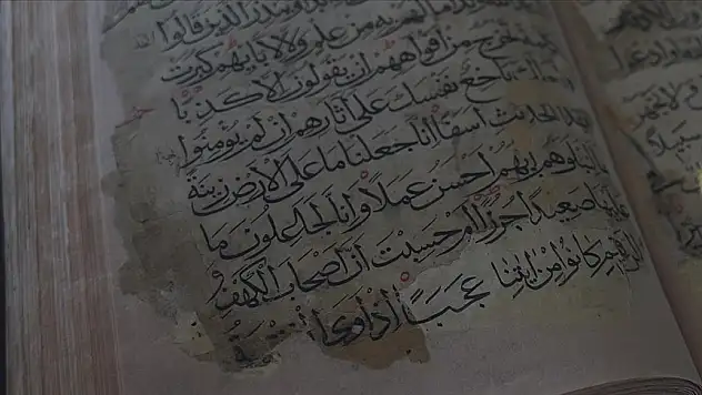 Irak'ta 4 asır önce yazılan Kur'an-ı Kerim özenle korunuyor
