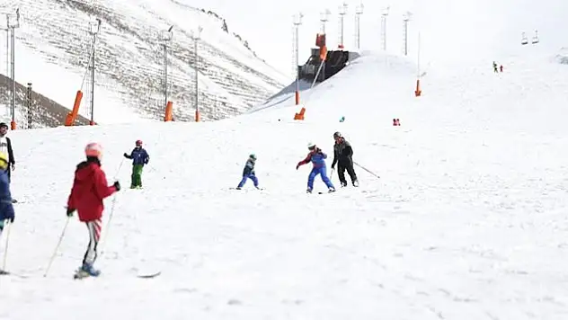 Palandöken'de baharda kayak keyfi