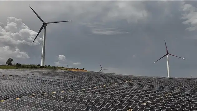 Elektrik kurulu gücünde rüzgar ve güneşin payı yüzde 30'a yükseldi