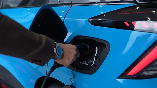 Türkiye'de elektrikli araç şarj istasyonu sayısı 11 bini aştı