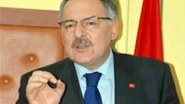 Kendi içinde demokratik olmayan...