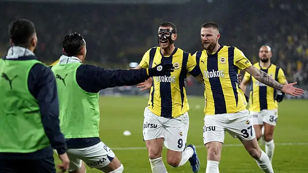 Fenerbahçe, 9 yıl sonra Trabzonspor'a 4 gol attı