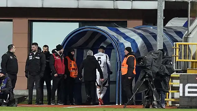 Tayyip Talha Sanuç 4 gün arayla 2 kez kızardı!