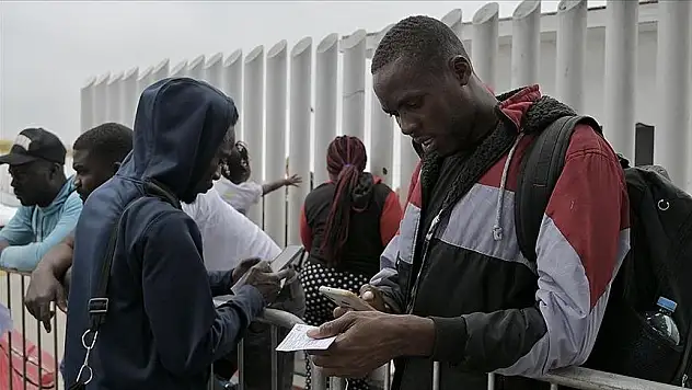 ABD'ye iltica başvurusu uygulamasıyla ülkeyi terk etmeleri talep edildi