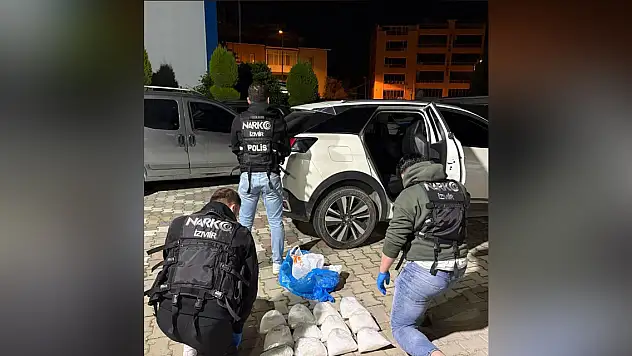 Araçtan metamfetamin çıktı