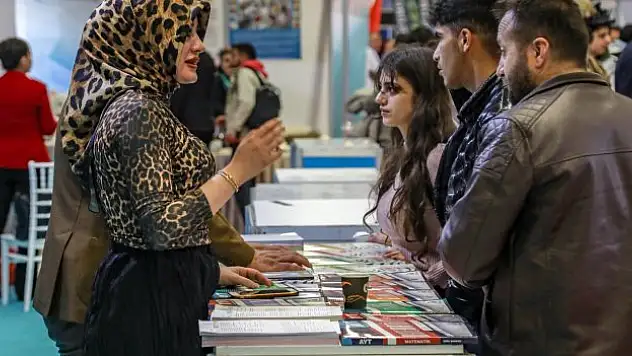 Van'da Kariyer Fuarı stantı açıldı