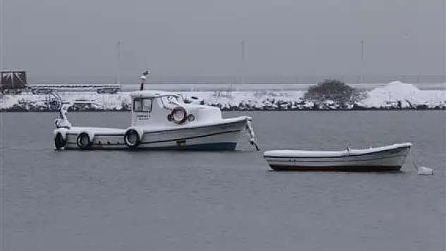 Karadeniz'de kar ve rüzgar uyarısı Karadeniz'de kar ve rüzgar uyarısı