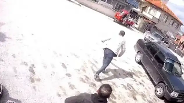 El freni çekmeyi unuttu, panik yaşattı