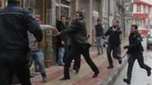 Tanıklık Yaptığı Duruşma Sonrası Bıçaklı Saldırıya Uğradı