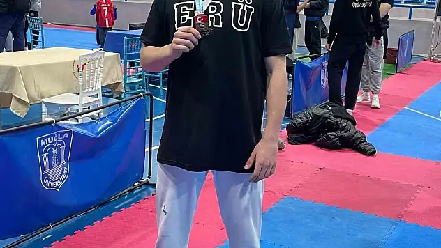 Mustafa Sait 3. oldu