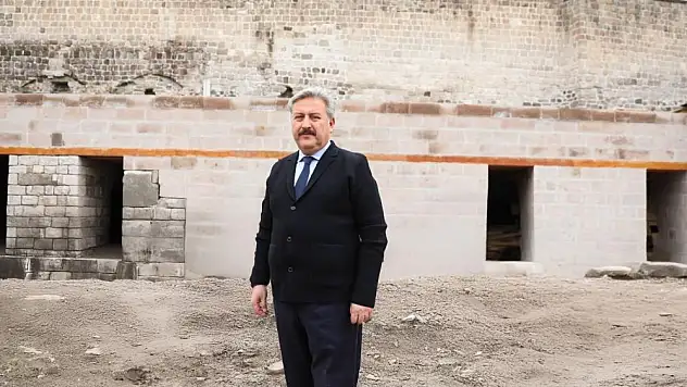 Modern yapı ile tarihi eserler harmanlıyor