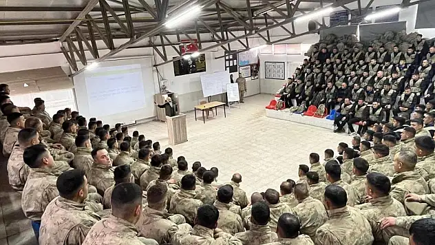 Bin 600 komandoya eğitim