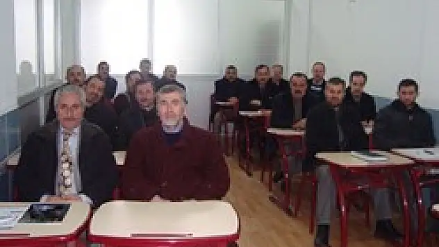 Din görevlileri eğitİliyor