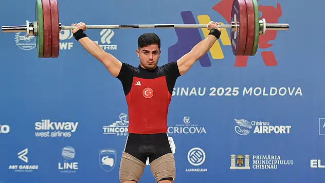 Milli Halterci Kaan Kahriman, altın madalya kazandı